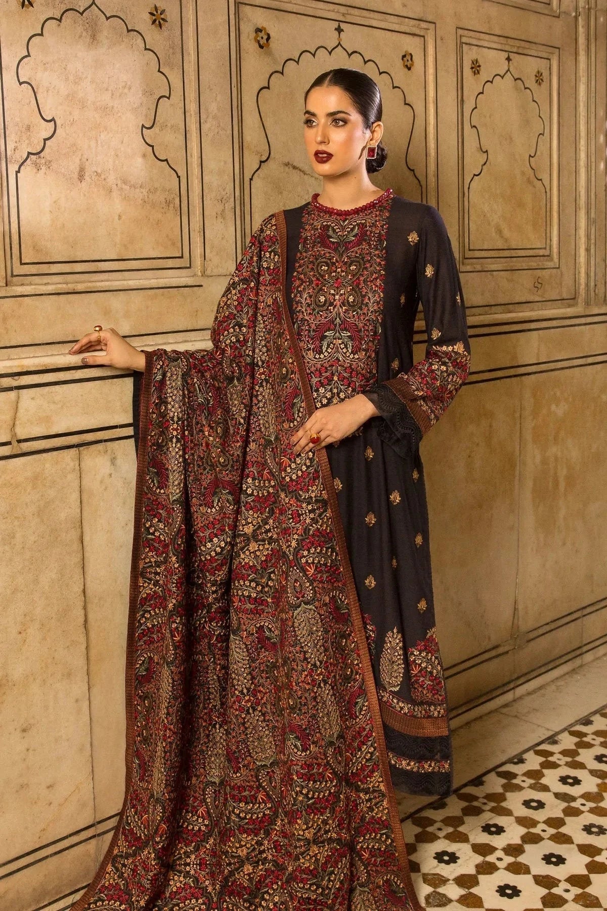 KARANDI 3PC EMBROIDERED DRESS EMBROIDERED SHAWL A 1003